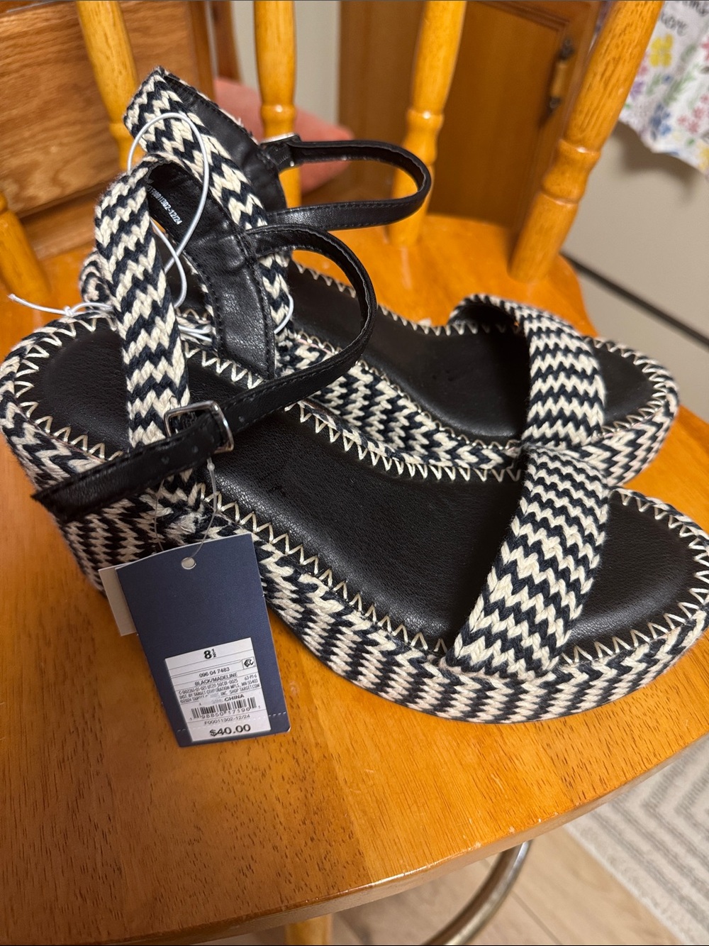 Universal Thread NWT 8.5 Black & cream Woven 3” chunky Platform Sandals